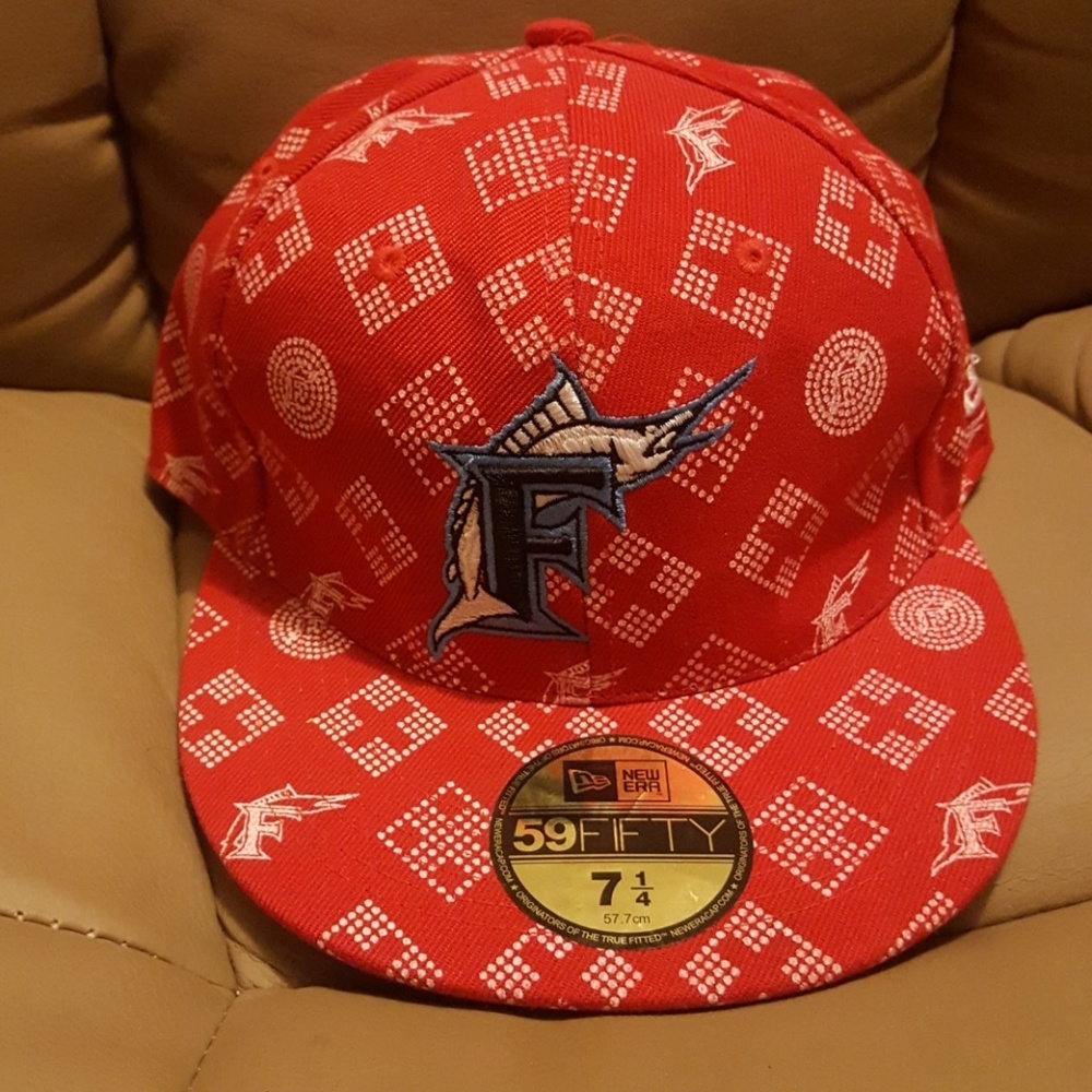 NWT new era hat size 7 1/4 Florida Marlins