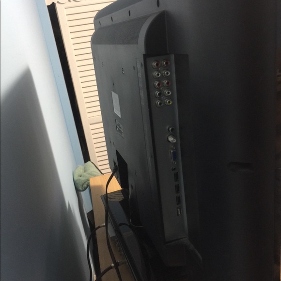 32 Inch Element TV - Picture 5 of 5