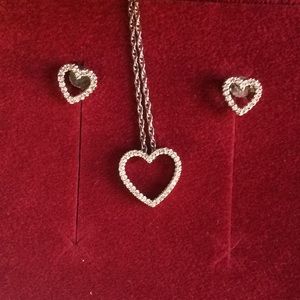 Delicate Diamond Heart Jewelry Giftset
