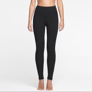 Yummie Black High-Waited Slimming Leggings