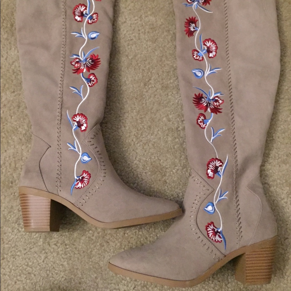 New Women shoes with flower print