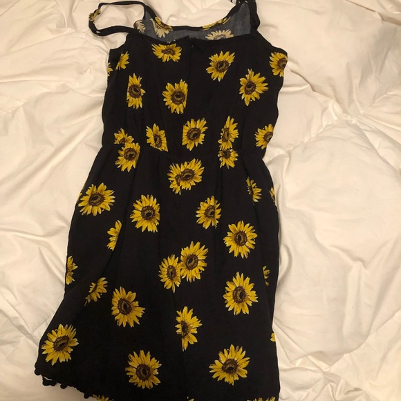 Flowy sunflower romper - Picture 2 of 2