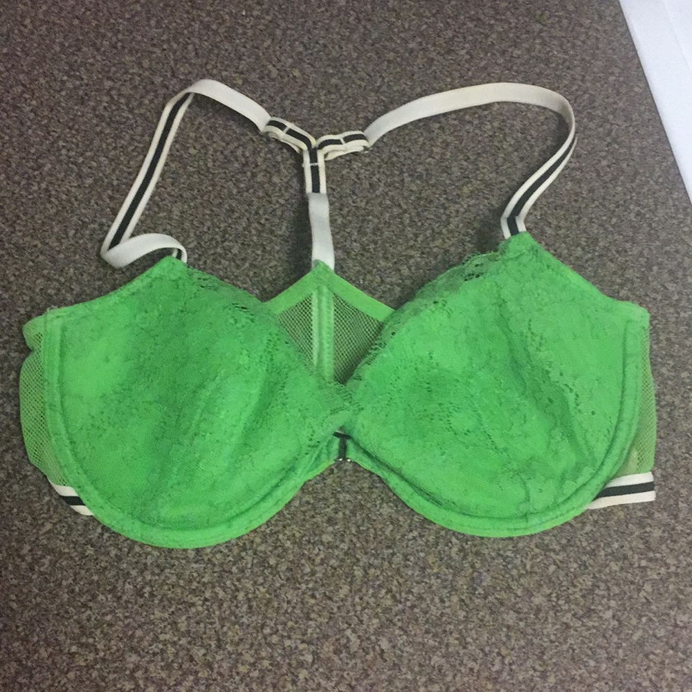 Victoria secret underwire bra 34B