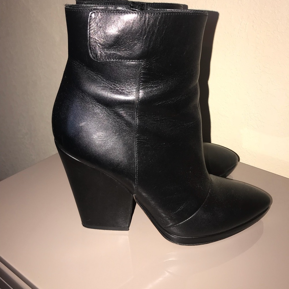 VINCE Boots
