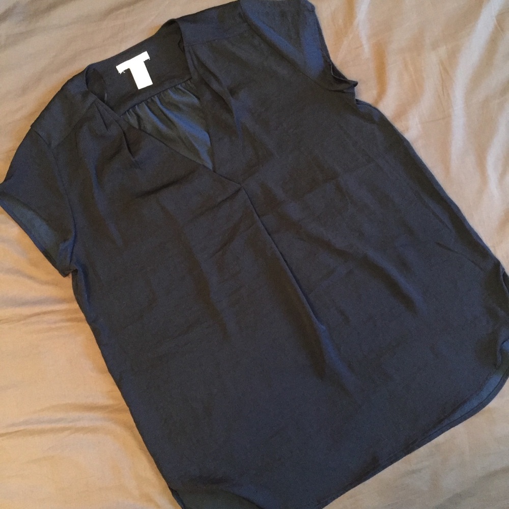 H&M navy v-neck top