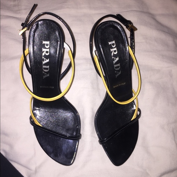 Prada heels - Picture 3 of 8