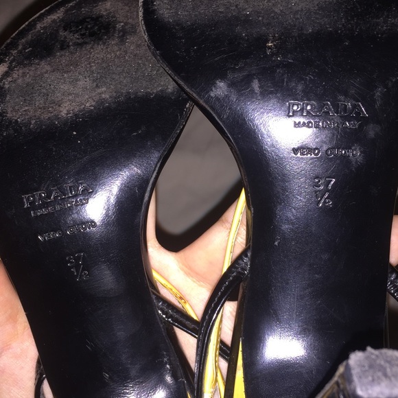 Prada heels - Picture 4 of 8
