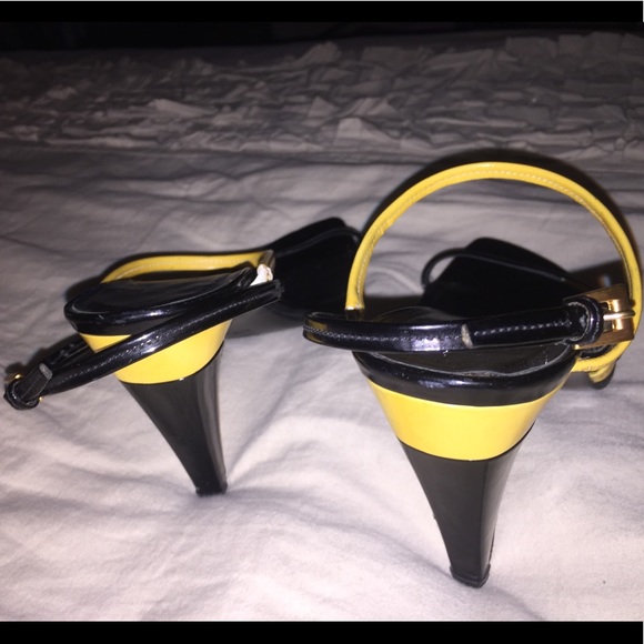 Prada heels - Picture 7 of 8