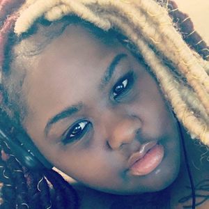 Meet your Posher, Janaya