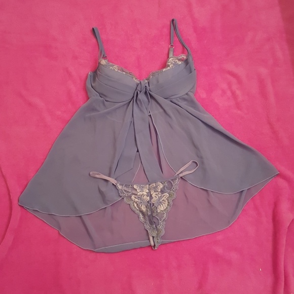 Beautiful teddy with matching g-string - Picture 1 of 1