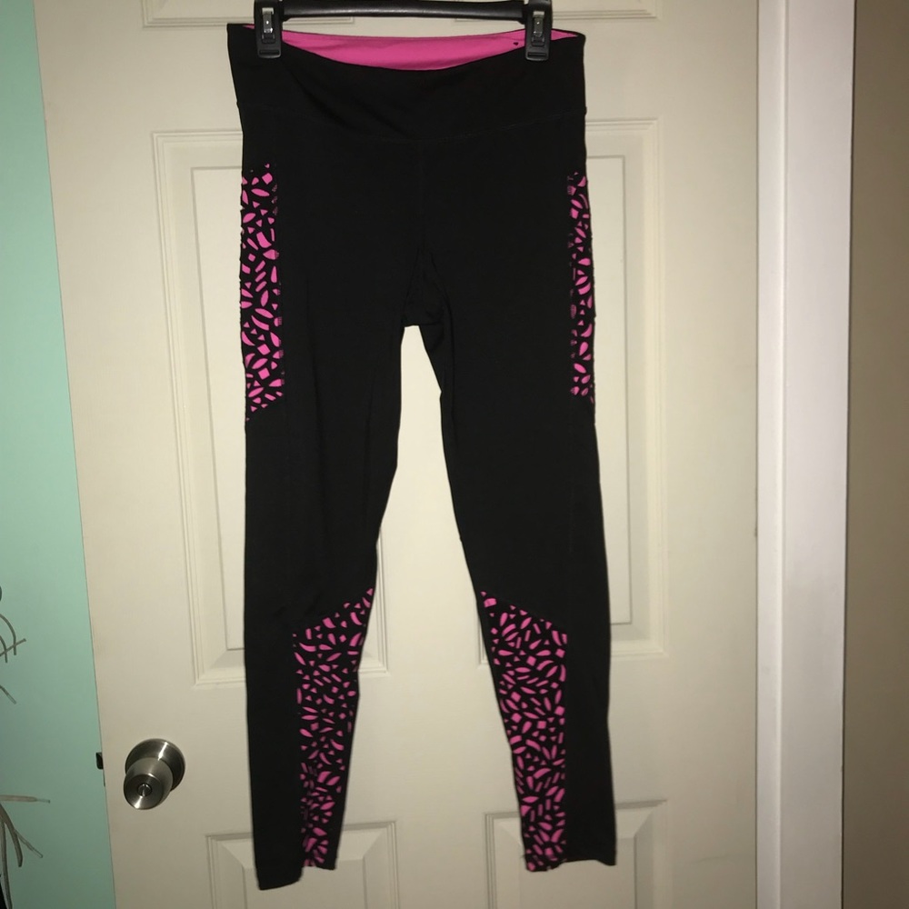 Aeropostale Black and Pink Design Leggings