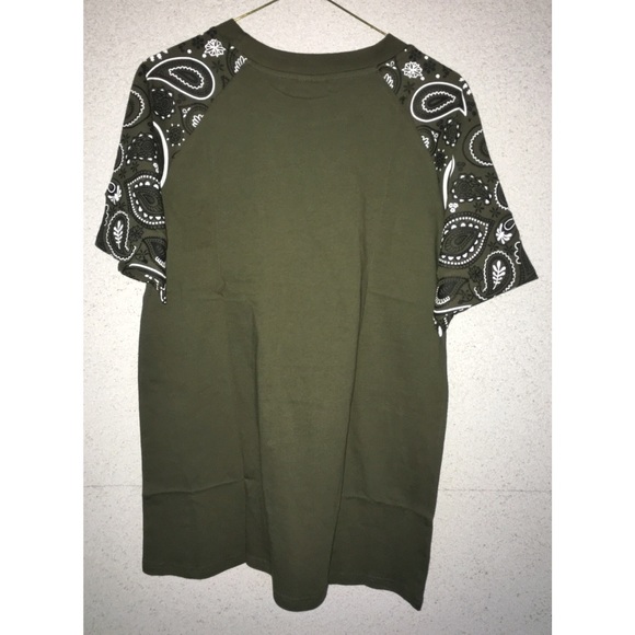 NWT Green Paisley T-Shirt - Picture 2 of 2