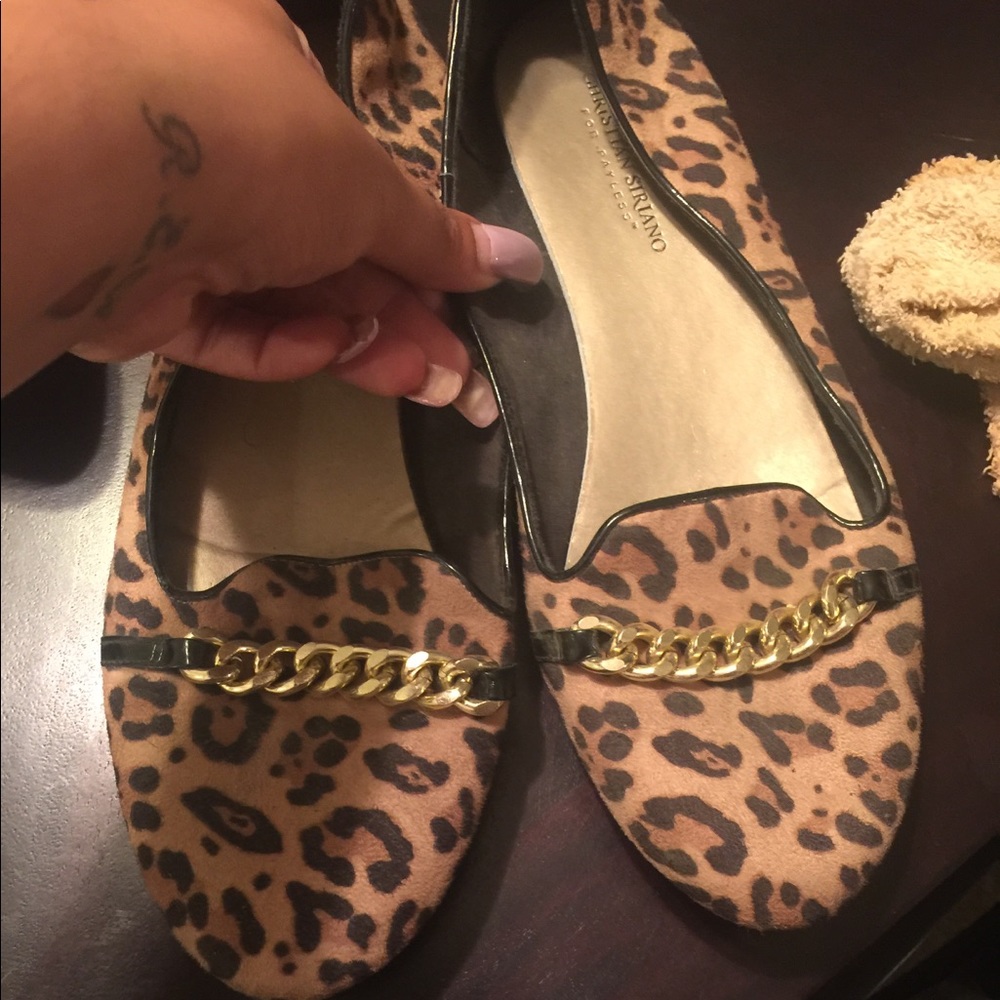 Leopard flats with gold chain