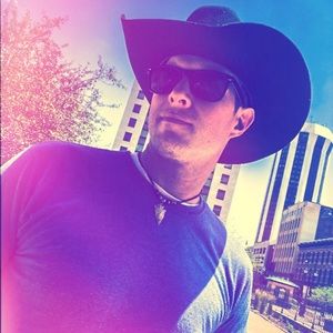 Meet your Posher, Justin