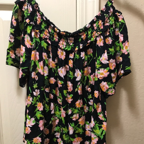 Top - Picture 2 of 2