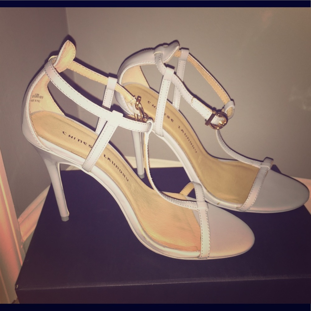 T-strap heels - Picture 3 of 3