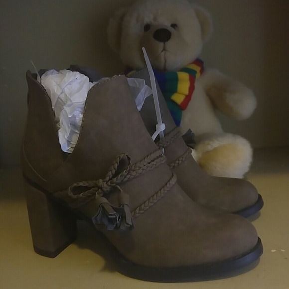 Sold NWOT Rebels Ellis Boots - Picture 2 of 5