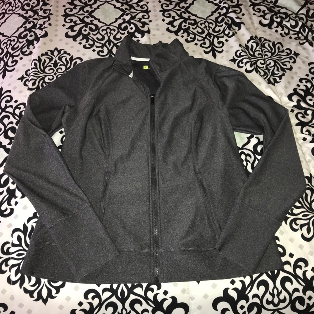 Xersion gray zip up with thumb holes