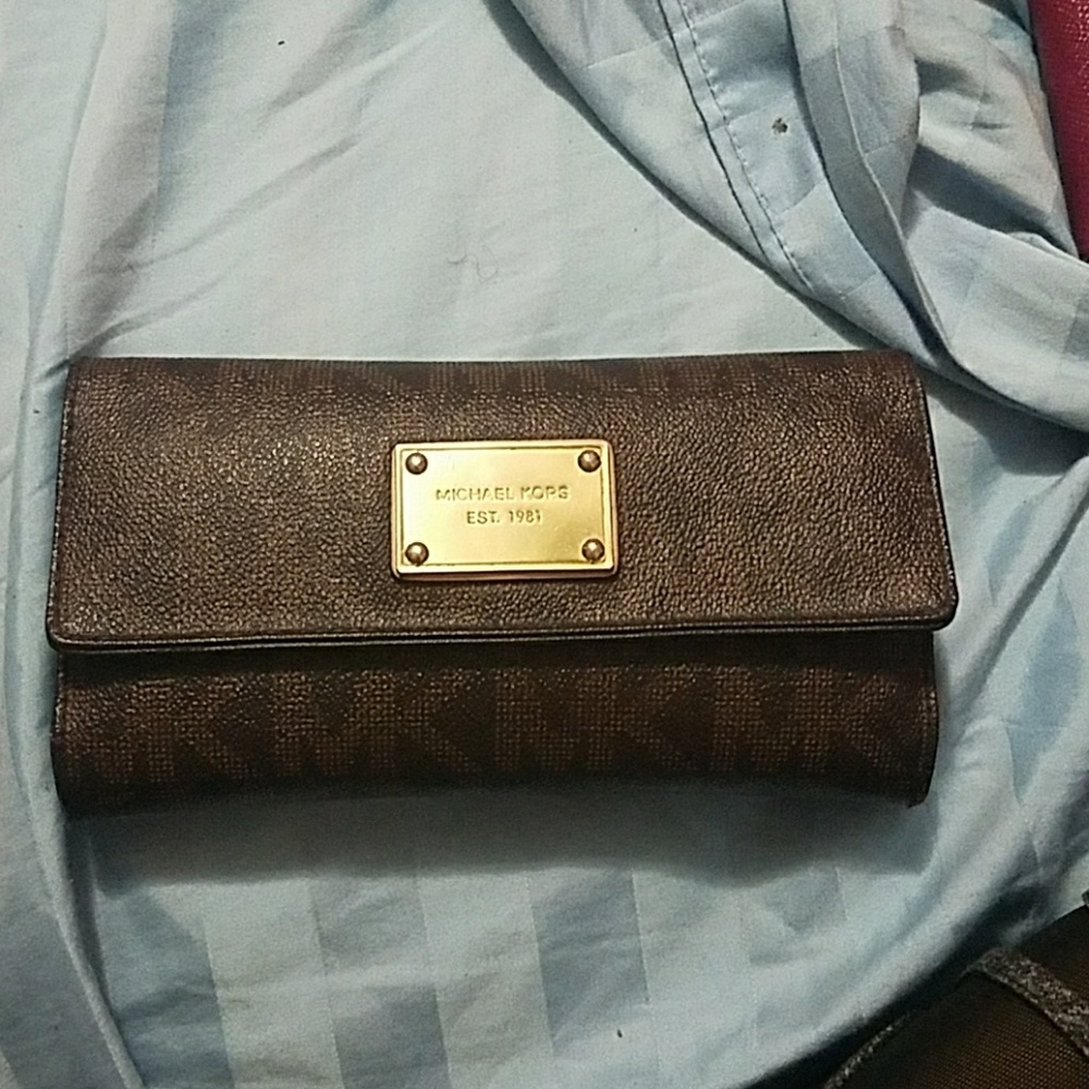 Michael kors wallet