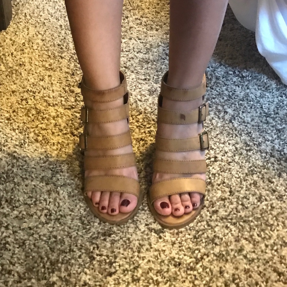 Mudd heel sandals 7.5