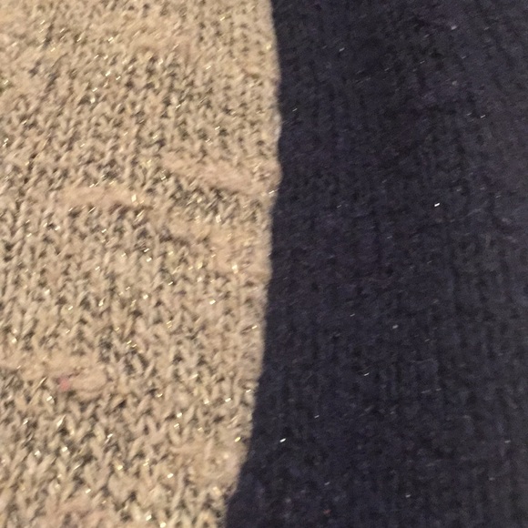 ❄️AE Knit Sweaters Bundle of 2!❄️ - Picture 4 of 4