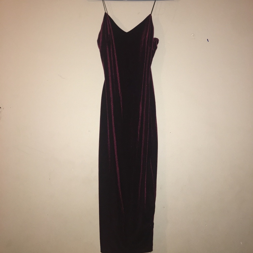 bodycon burgundy velvet midi dress - Picture 1 of 3