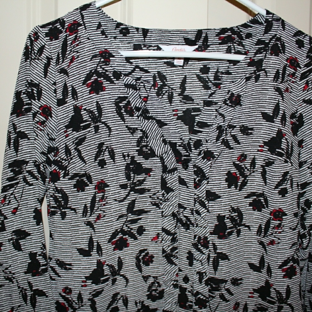 Floral Top - Picture 2 of 6