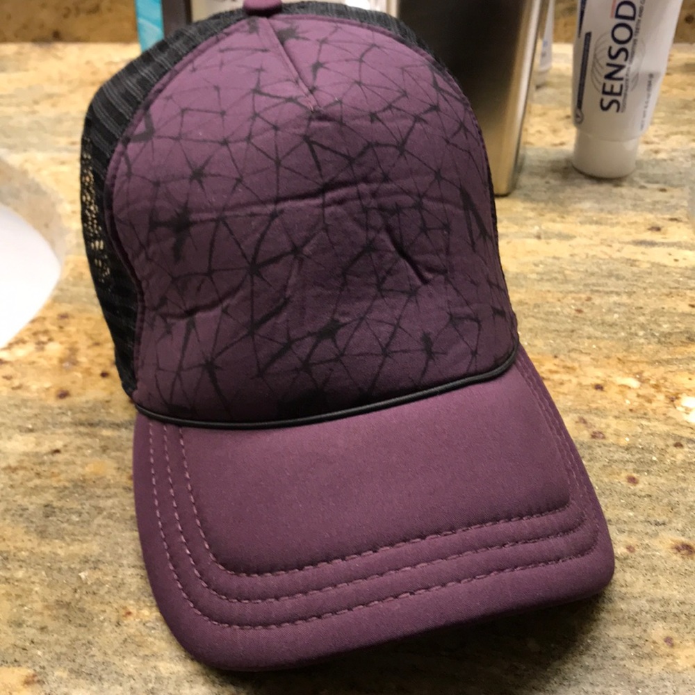 Lululemon Whatsup hat Trucker hat