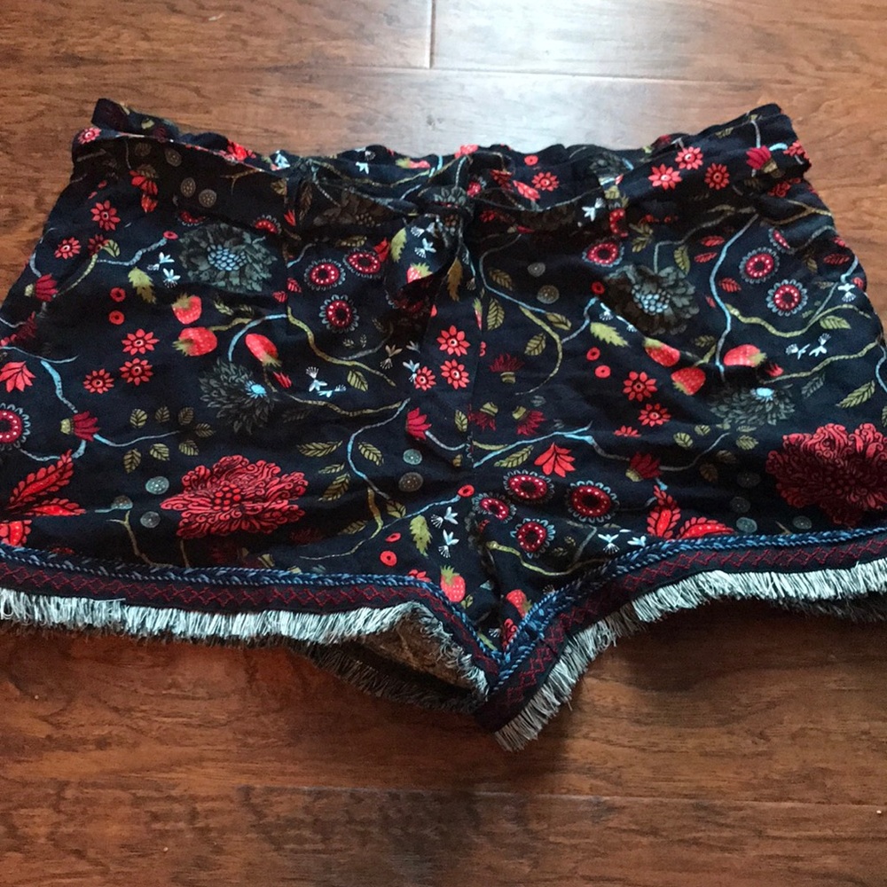 Ann Taylor Loft Shorts Strawberry Print Size L