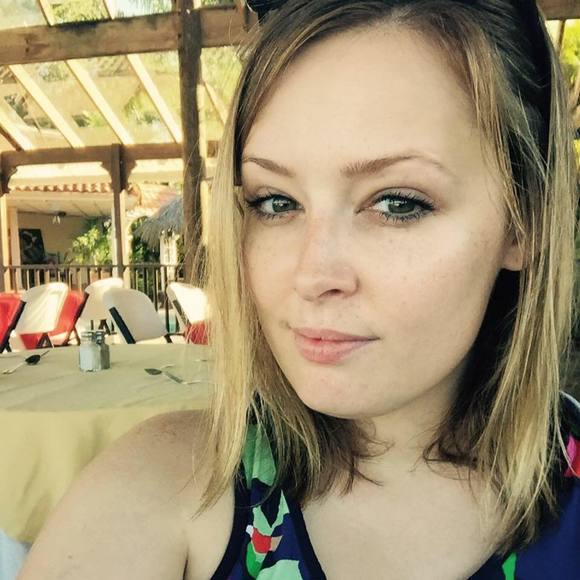 Meet your Posher, Jennifer - Picture 1 of 1