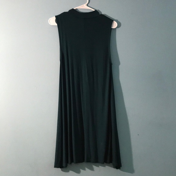 Sleeveless dress - Picture 2 of 3