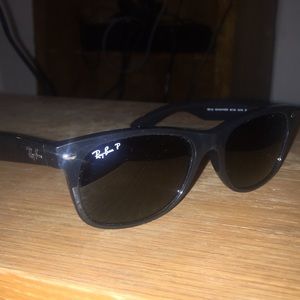 Ray-Ban Wayfarer Sunglasses POLARIZED