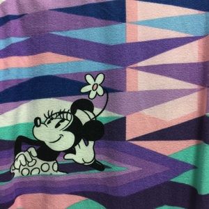 One size LuLaRoe Disney leggings.