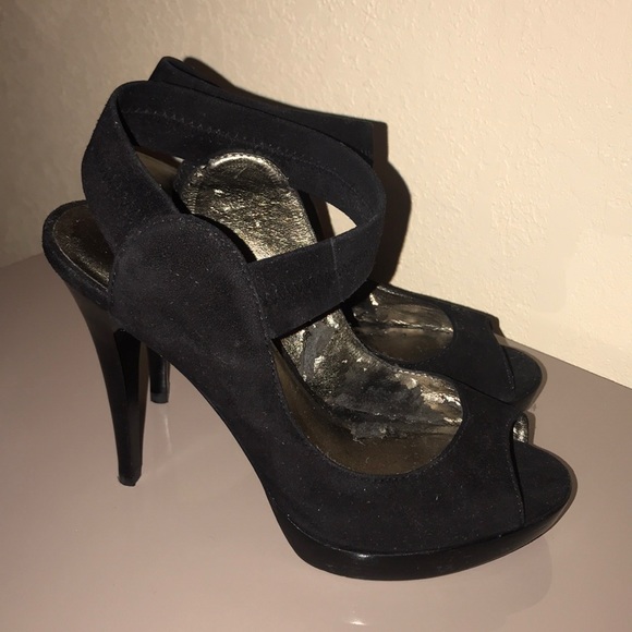 PELLE MODA Heels - Picture 1 of 3