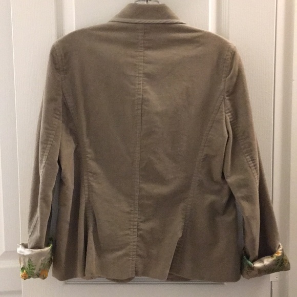 Blazer - Picture 5 of 5