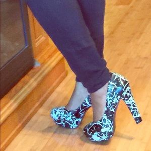 Pink and pepper black tie and dye heels