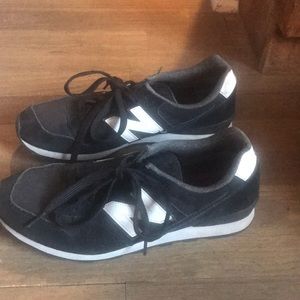 New Balance 696 shoes in great condition!