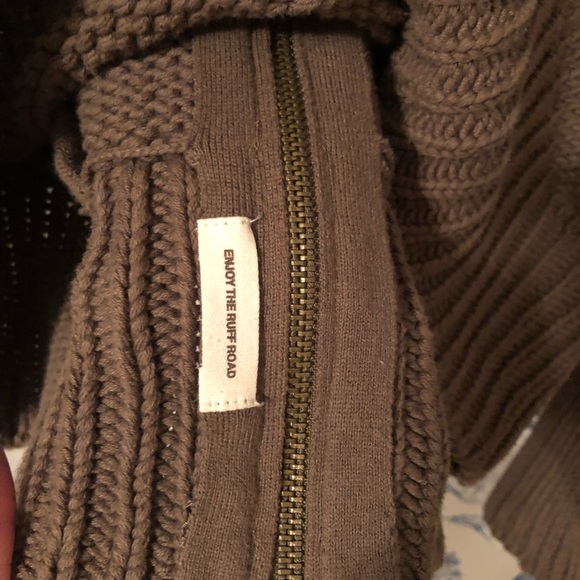 Tan/brown knit sweater - Picture 3 of 3