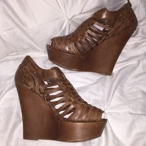 Steve Madden “WREN” leather wedge