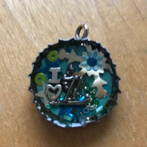 Bottle cap “ I ❤️ to Ski “ Pendent