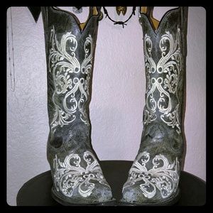 CORRAL COWBOY BOOTS