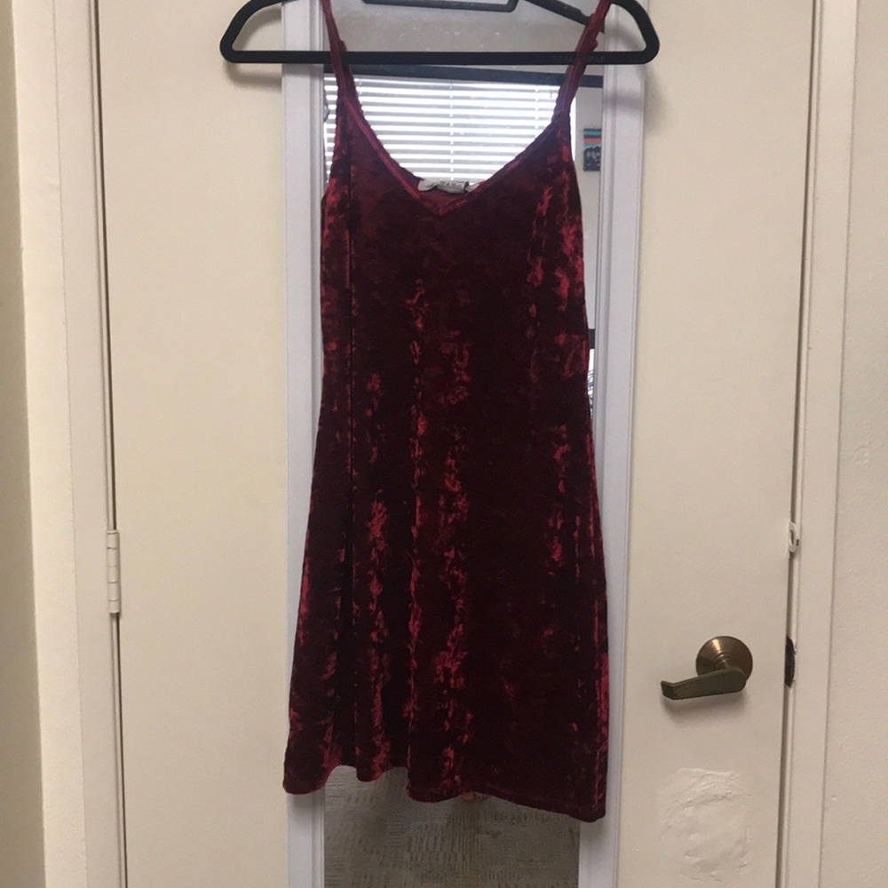 VELVET RED DRESS