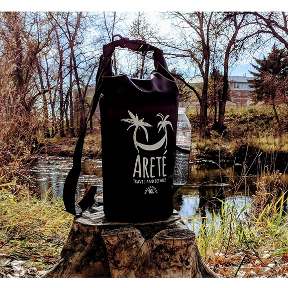 Travel and Leisure Waterproof Dry Bag (10L) - Picture 3 of 7