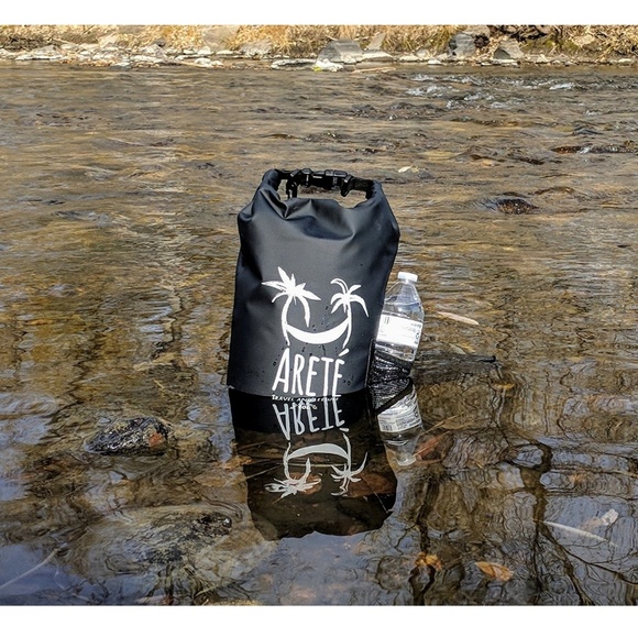 Travel and Leisure Waterproof Dry Bag (10L) - Picture 4 of 7