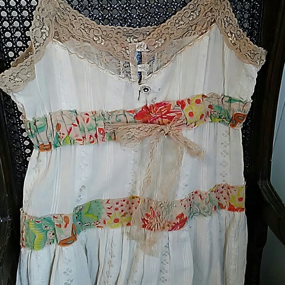 Free People mini dress. Lace trim Floral contrast - Picture 2 of 7