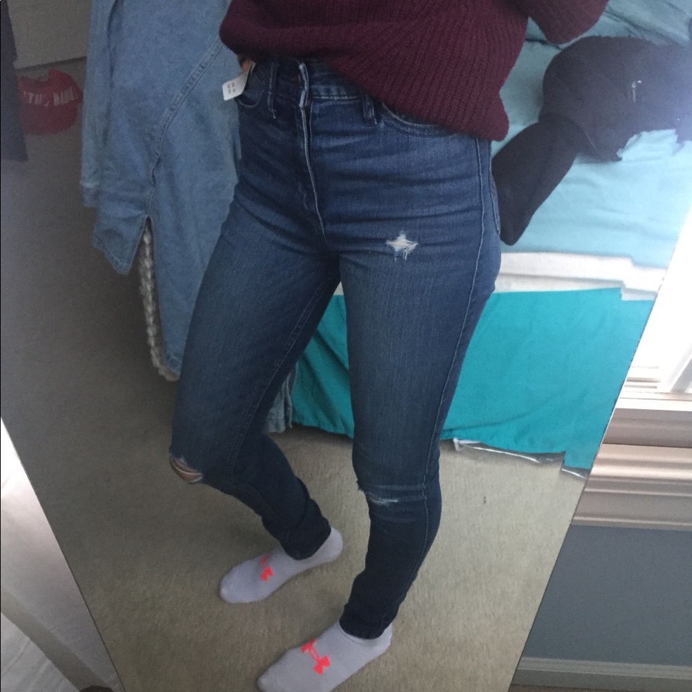 NWT Hollister Super Skinny Distressed Jeggings