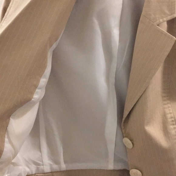 Blazer - Picture 3 of 4