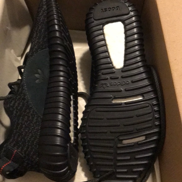 Yeezy pirate black