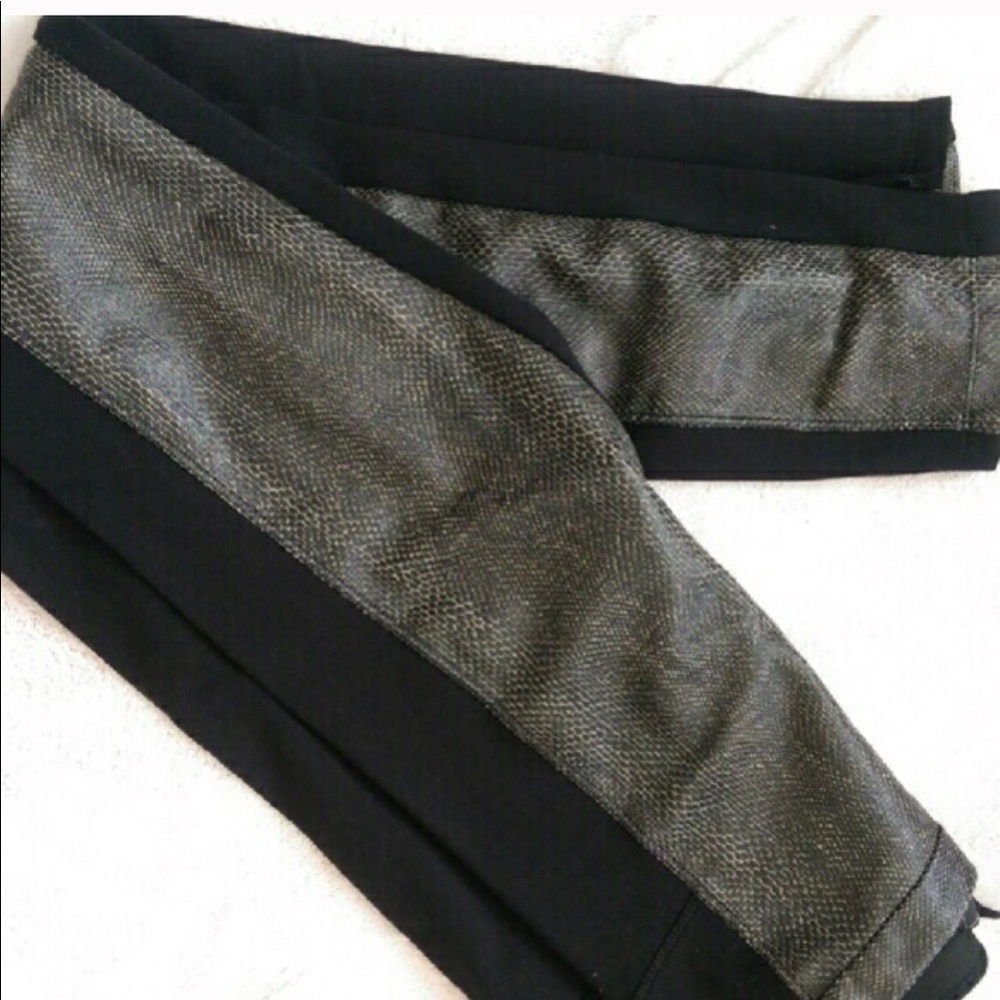 BCBGMAXAZRIA Snake Print Leggings🔥