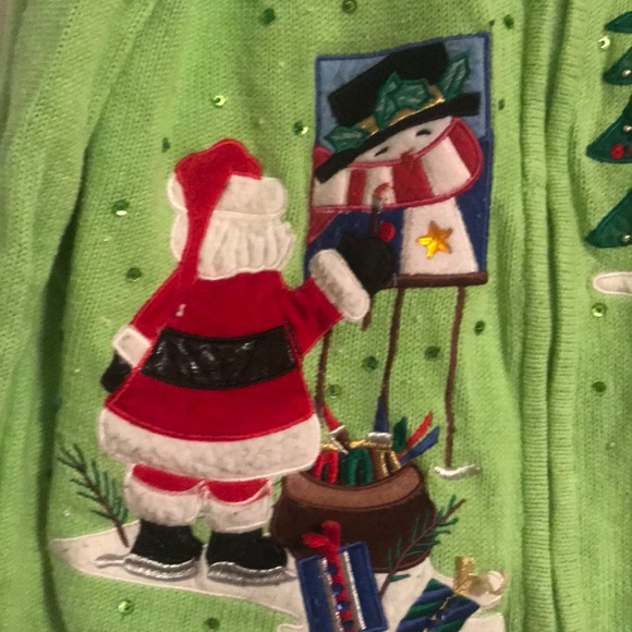 Christmas 🎅🏻 Sweater - Picture 2 of 6